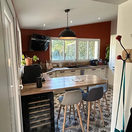 Vakantiehuis Maison De Avec Piscine, 9 Personnes